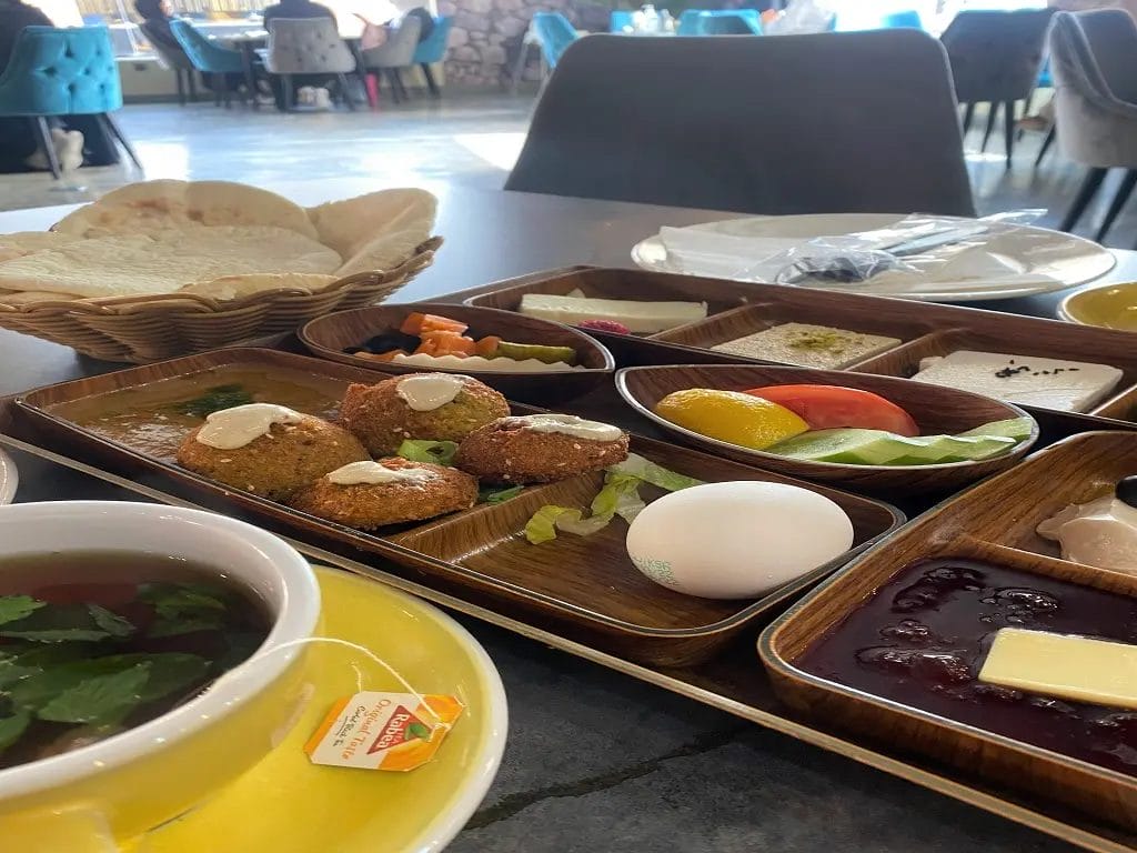 هنا منيو مطعم كرويته لاونج الجديد مع الأسعار كاملة منيو مطعم كرويته