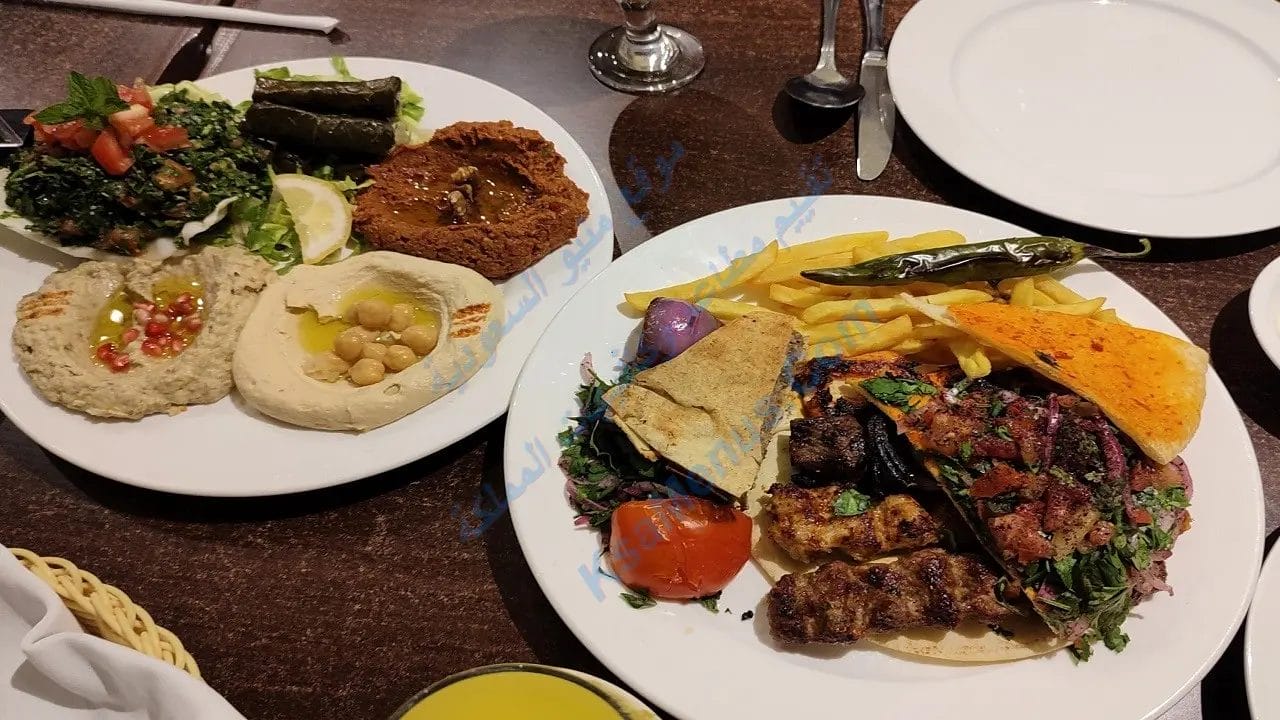 مطعم شاطئ النخيل جدة